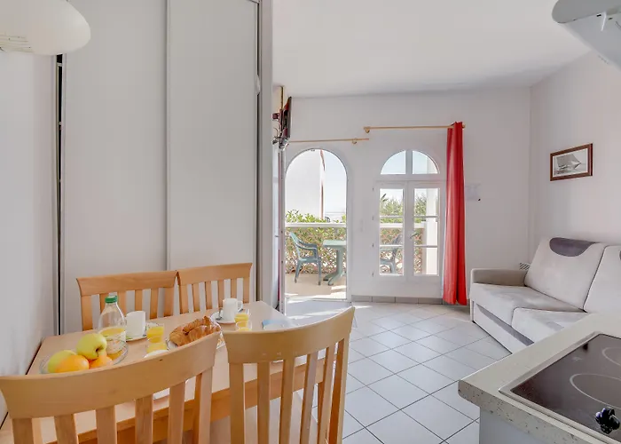 Vacanceole - De L'ocean 3* לה-טראנש-סור-מר